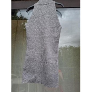 TOP SANS MANCHES GRIS...