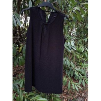 ROBE SANS MANCHES NOIR...