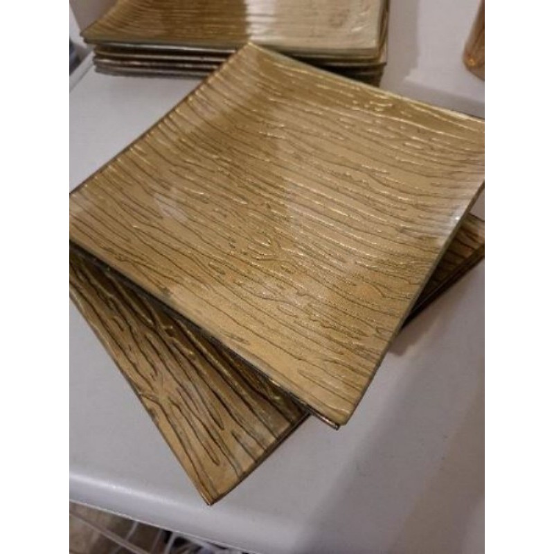 6 PETITES ASSIETTES CARREES DOREES