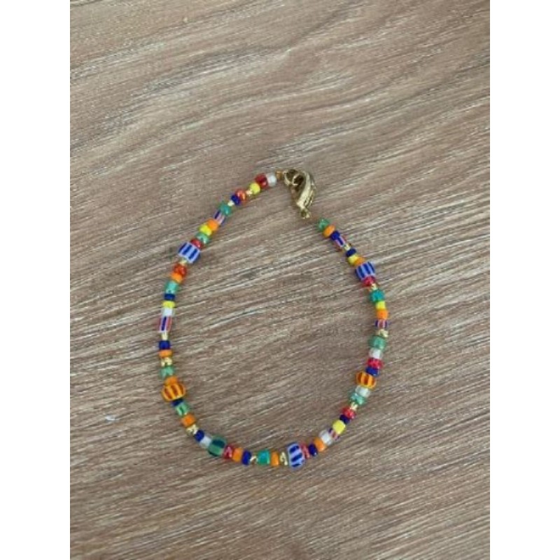 Bracelet en perles multiciolores - neuf