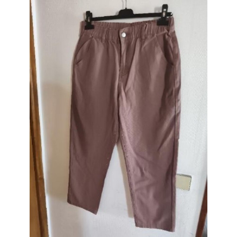 Jean 100% coton T40. Neuf jamais porté 