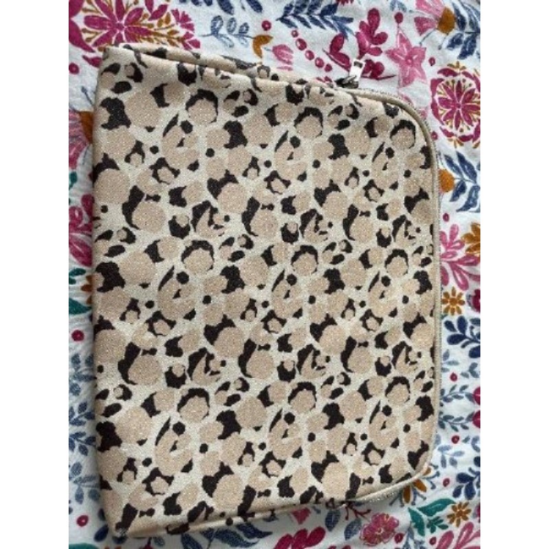 Pochette ordinateur à motifs 