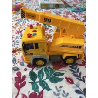 Camion grue jaune 