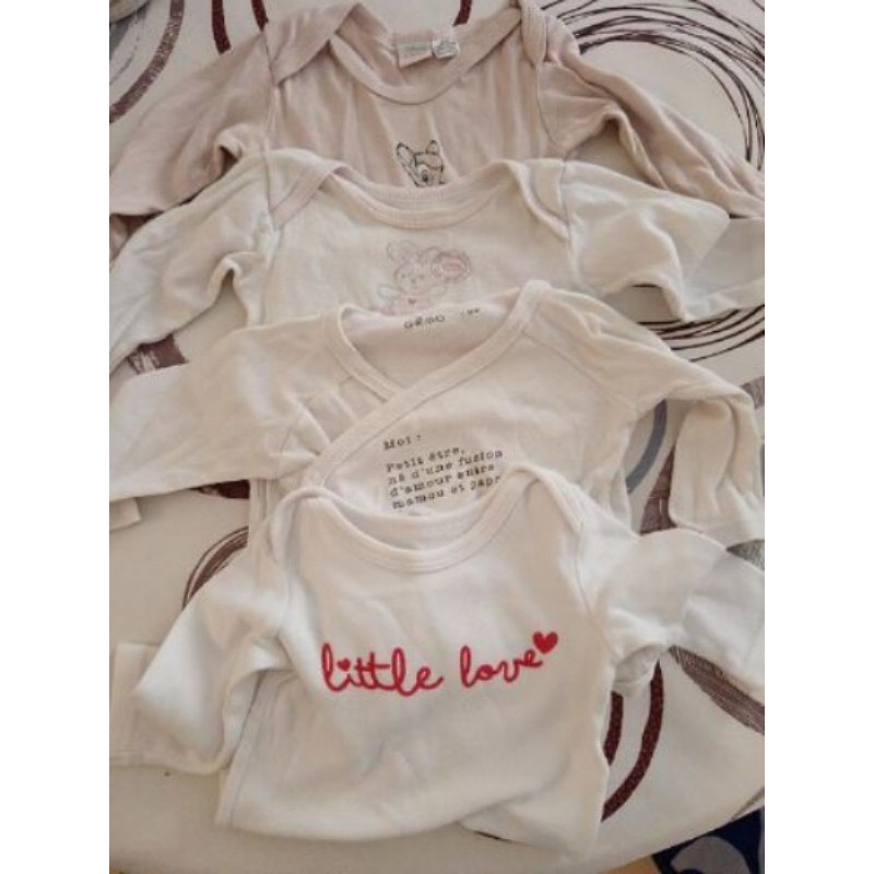 Lot 4 body 6-9 mois 