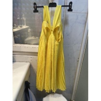 robe plissée jaune Okaîdi Neuf 12 ans (avec tee-shirt vendu séparemment)