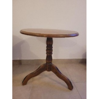 Table ronde marron en bois...