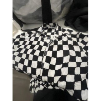 Chemise noire et blanc,...