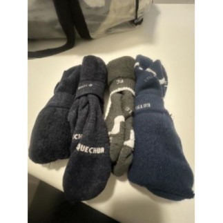 Lot de quatre chaussettes...
