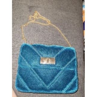 Sac à main en velours vert...