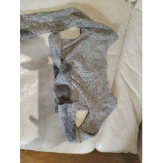pull zara 6-7ans cache cœur...