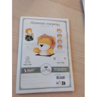 Lion en papier a construite