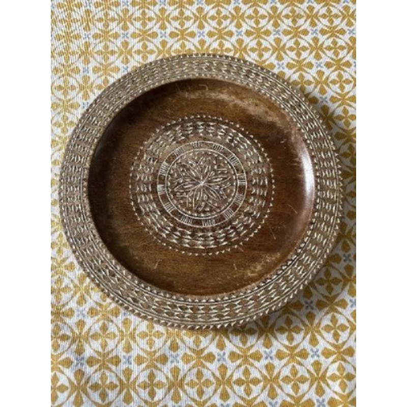 Assiette en bois décorative