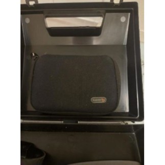 GPS TomTom/housse/Chargeur avec petit valise(4pièces)