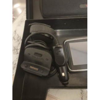 GPS TomTom/housse/Chargeur avec petit valise(4pièces)