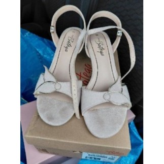 Chaussure Nude + boite