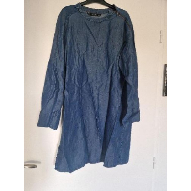 Robe Zara Taille S  bleu jeans 