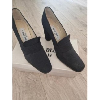 Chaussures noires neuves...