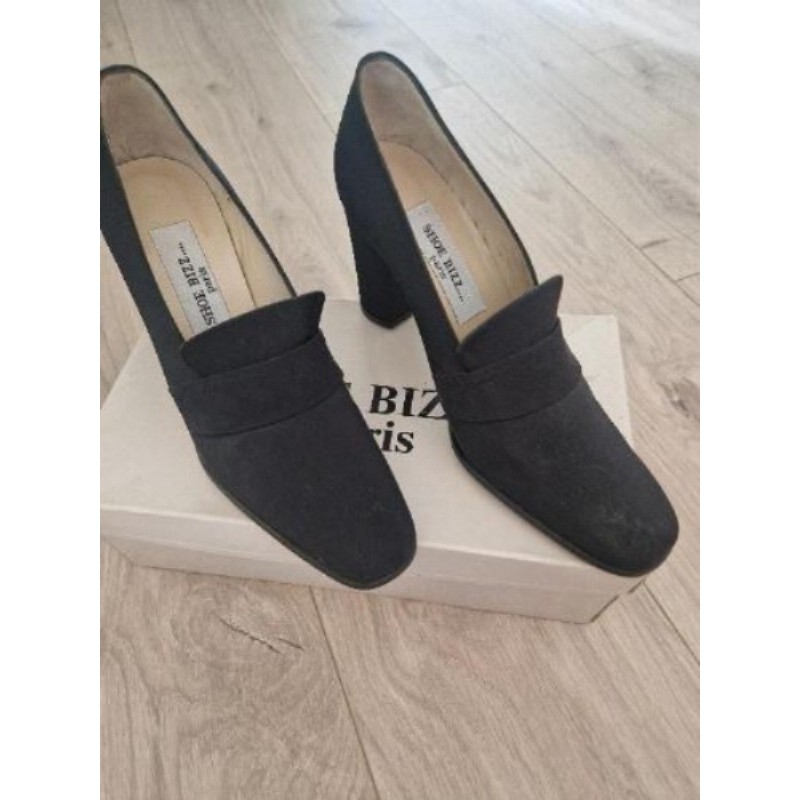 Chaussures noires neuves semelles cuir taille 51/2