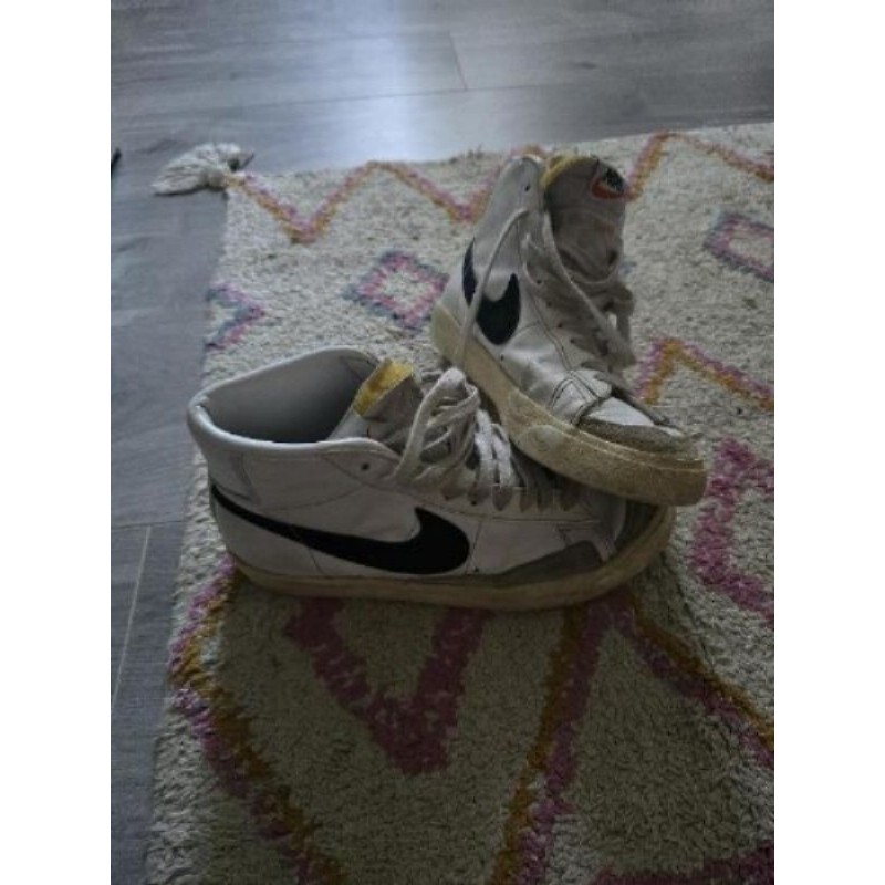 Baskets NIKE pointure 38