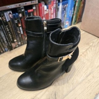 Bottines noires neuves...
