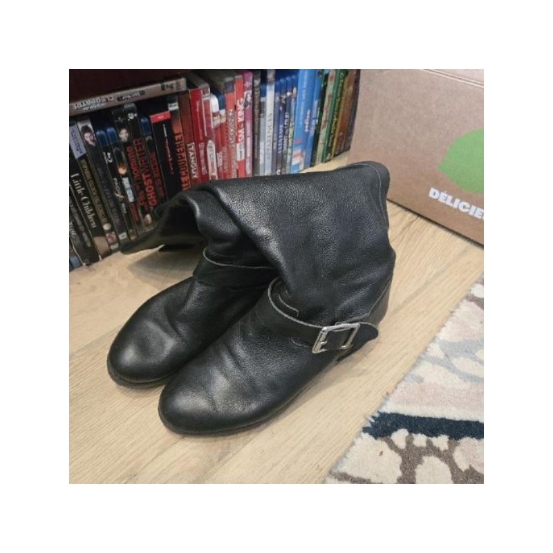 Bottes noires en cuir