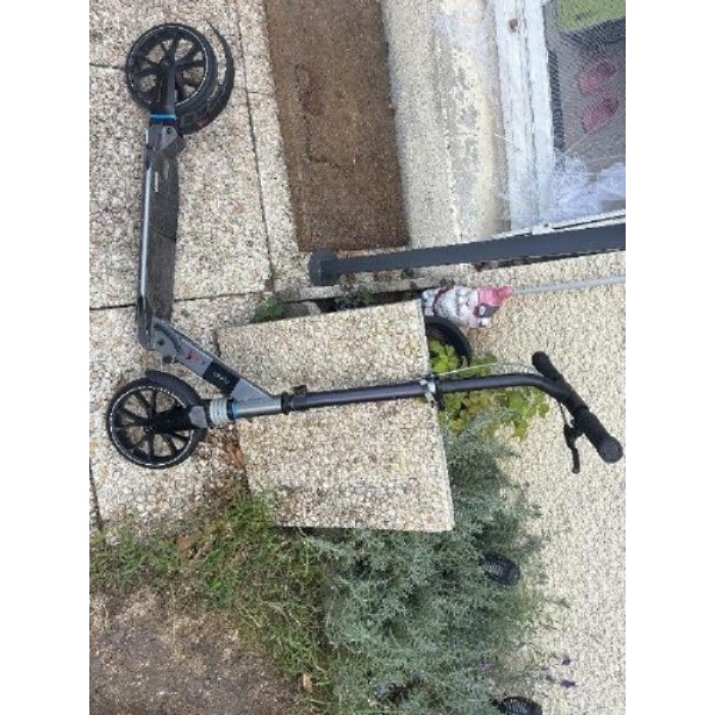 Trottinette Oxelo noir et grise