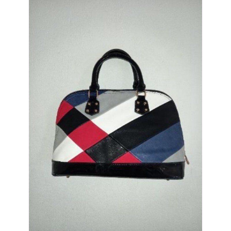 SAC A MAINS AVEC BANDOULIERE NOIR MOTIF BLANC GRIS ROUGE & BLEU  ETAT NEUF