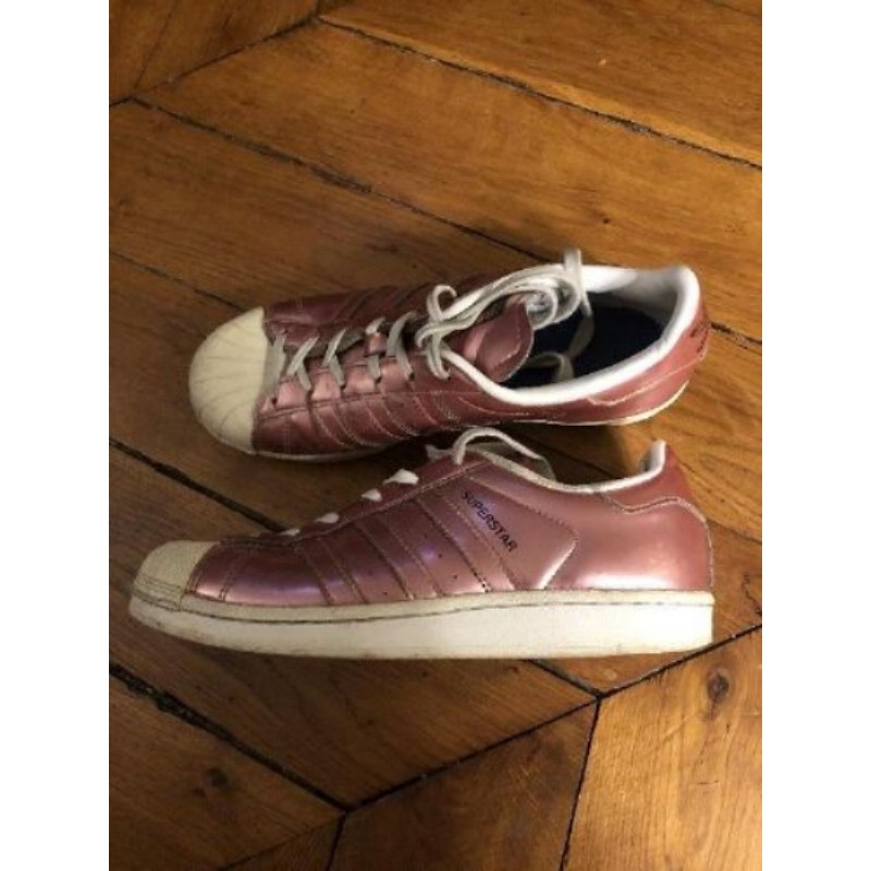 Tennis ADIDAS superstar Taille 40