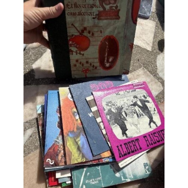 Lot de 17 vinyles 45 y 