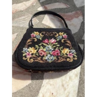 Sac brodé noir fleurs 