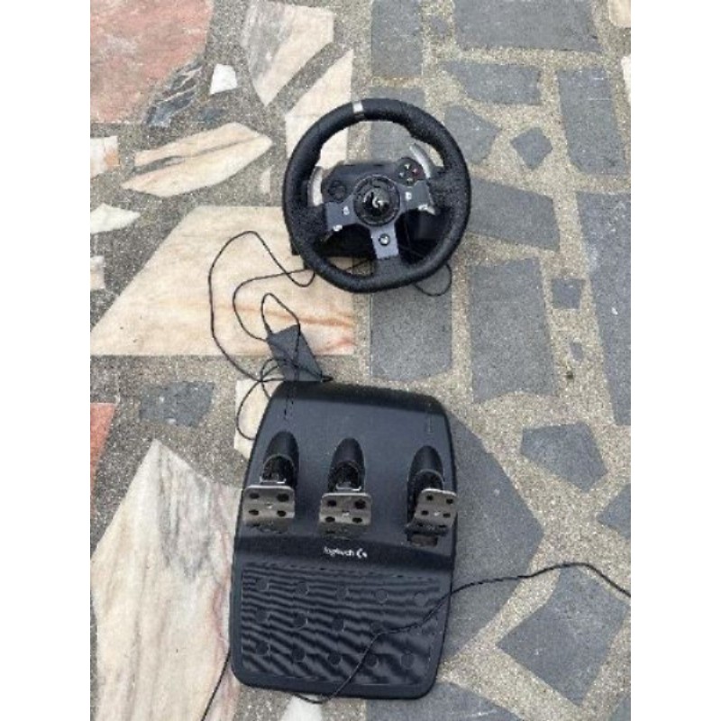 Volant et pédalier de course Logitech G920 Xbox