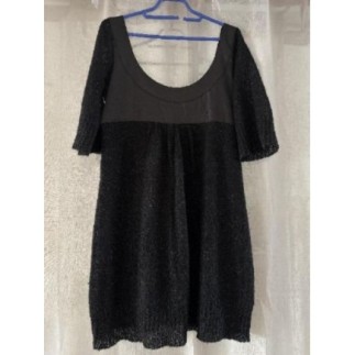Robe noire laine et satinée...