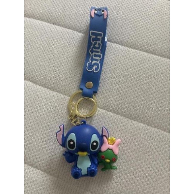 Porte-clefs Stitch avec son ami vert
