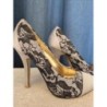 Chaussure talons gris argenté et dentelle noir taille 37