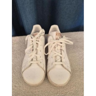 Stan Smith détail bouche taille 34