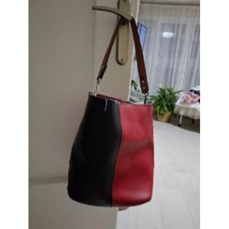 Sac noir et rouge