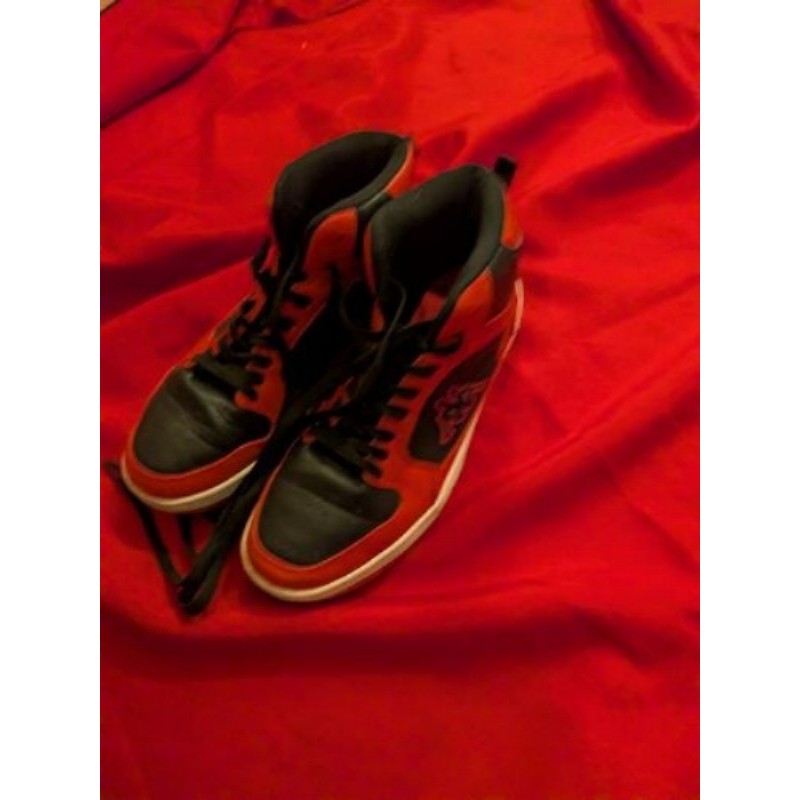 Baskets montantes Kappa noires et rouges - T. 39
