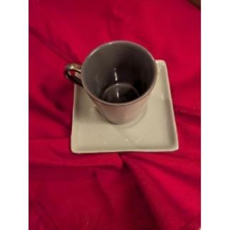 Tasse et sa soucoupe -...