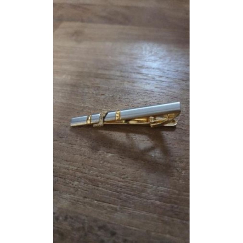 Pince à cravatte