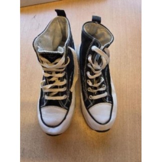 Basket fille noir et blanc...