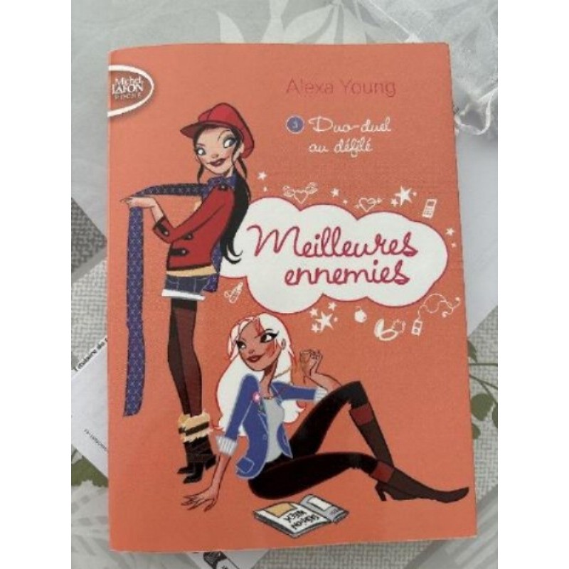 Livre neuf « Meilleures ennemies »