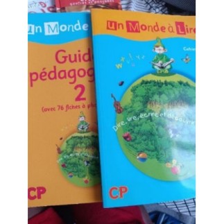Livre et cahier un monde à...