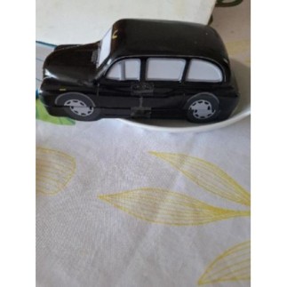 Petite voiture metal fourre...