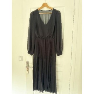 Robe Noire Plissée Manches...