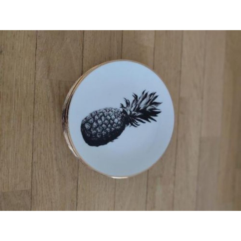 Assiettes blanches ornées d'un motif d'ananas et d'un bord doré, H&M Home, 15cm, Set de 5 pièces 