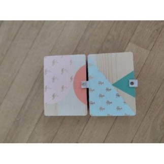 Boîtes en bois avec motif...