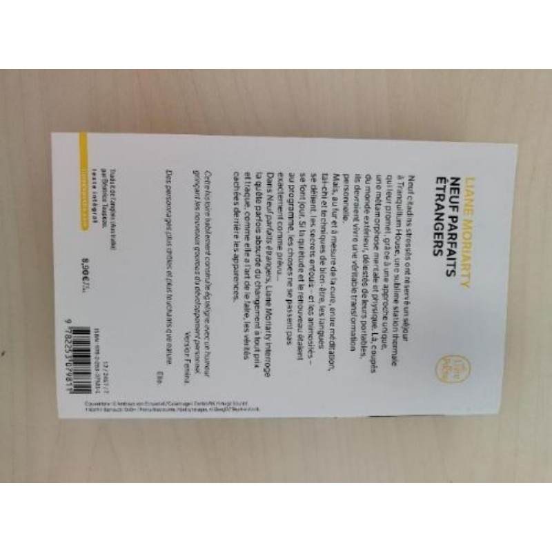 Liane Moriarty - Neuf parfaits étrangers, 662 pages