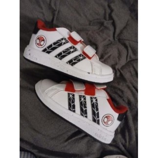 Chaussure Adidas spider man...