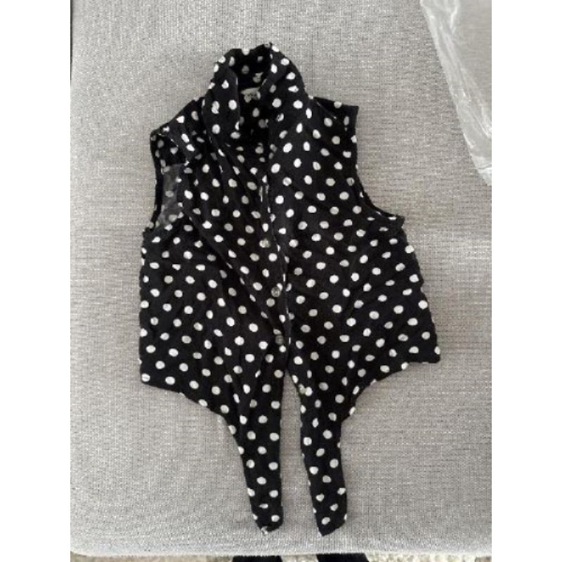 Chemise à pois sans manches