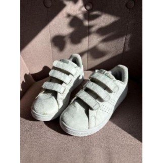 Chaussures Adidas enfant 32...